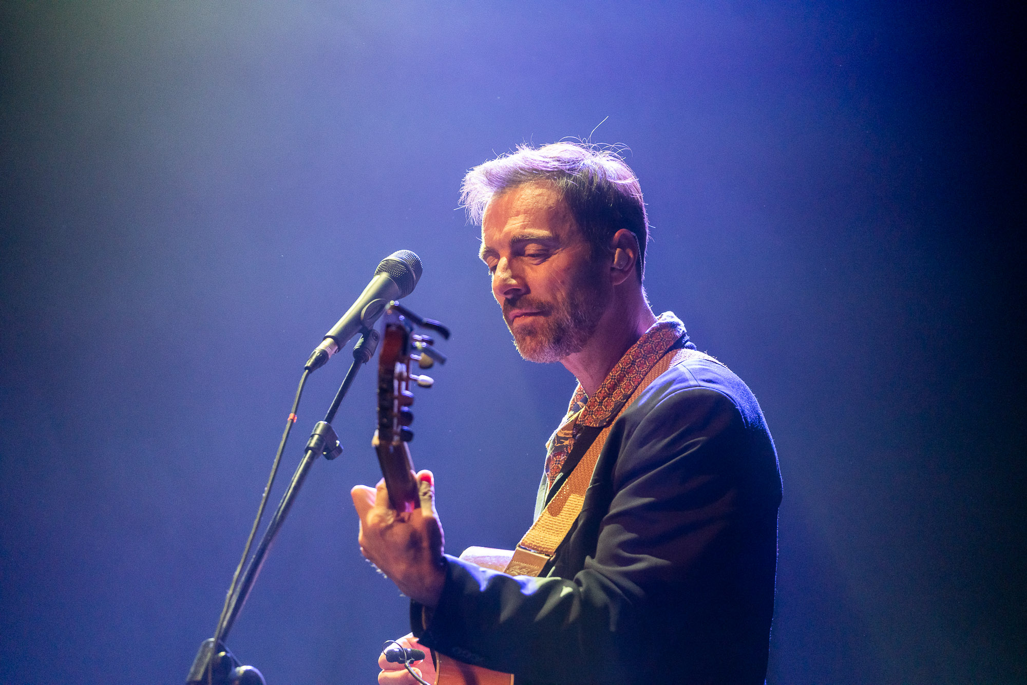 Kevin Johansen en Teatro Nescafé de las Artes De coqueteo, encanto y