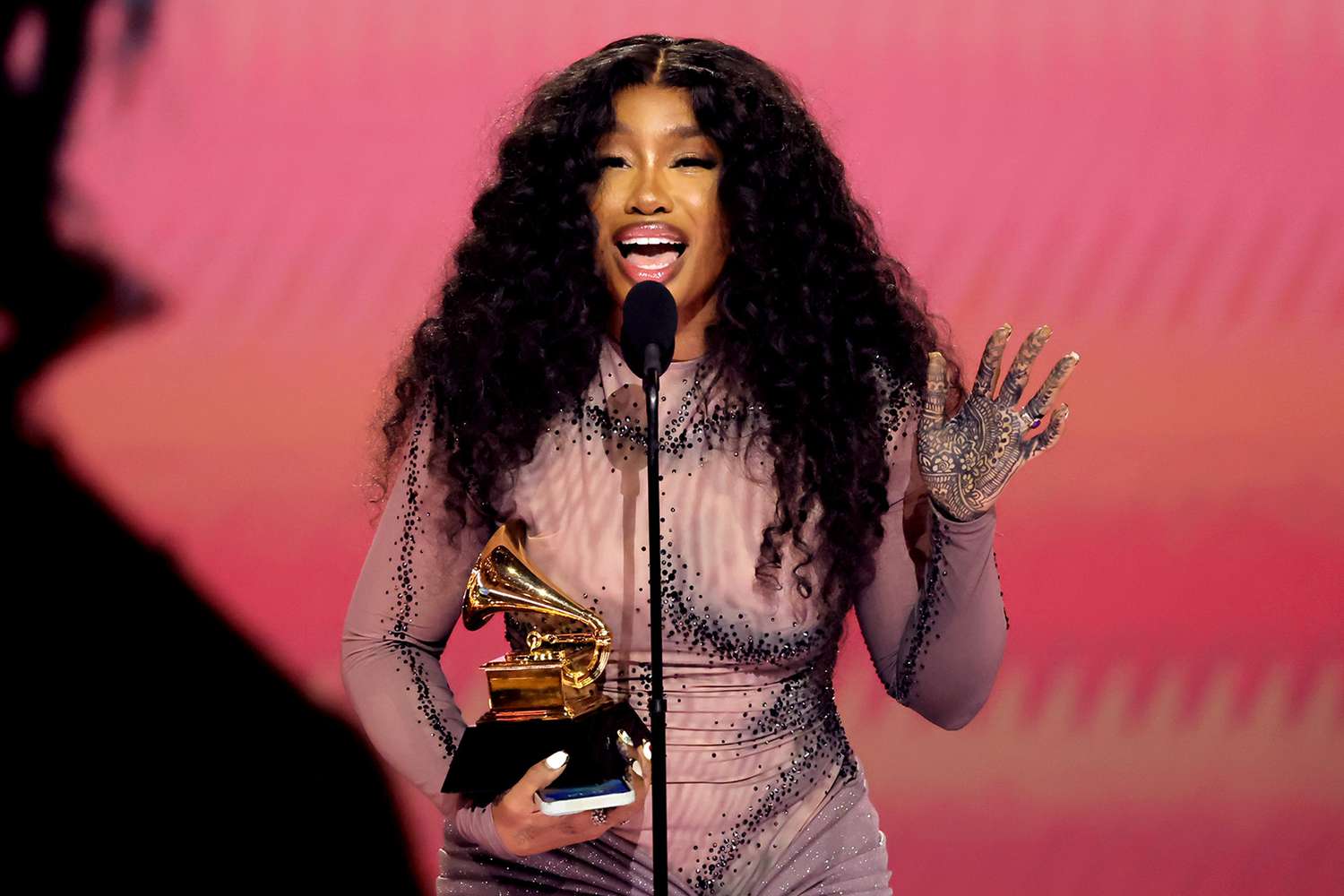 Artistas de Lollapalooza Chile 2024 premiados en los GRAMMYs - Música y ...