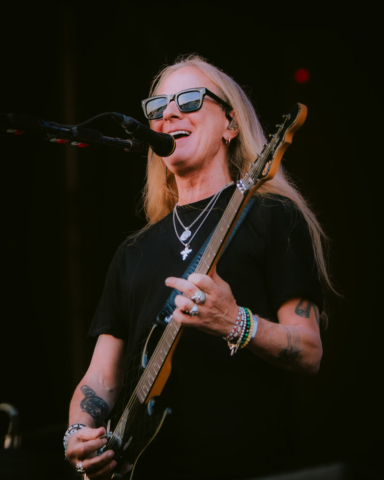 20241108-Jerry Cantrel-KM9A4920-Mejorado-NR