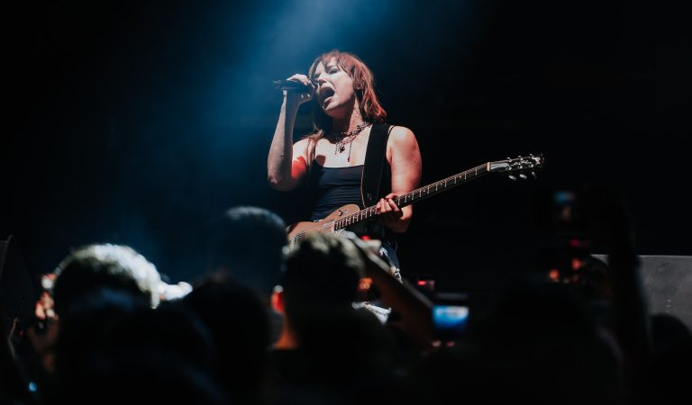Halestorm en el Teatro Coliseo: Una catarsis bajo la tormenta