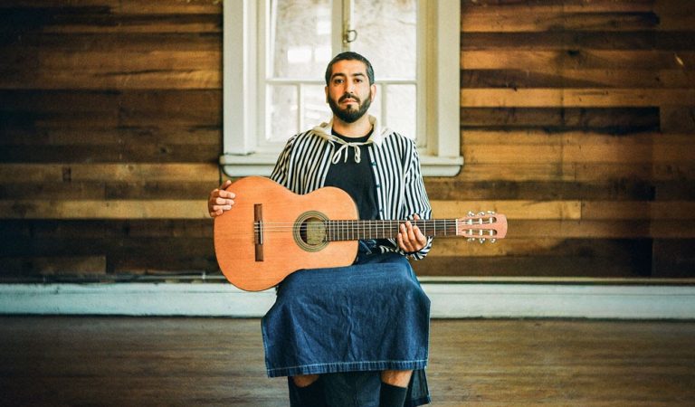 Cualmarcelo presenta su álbum debut Calendarios