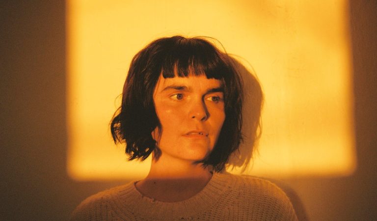 Camila Moreno celebrará el primer año de su disco «La Primera Luz» con show en Centro Cultural CEINA