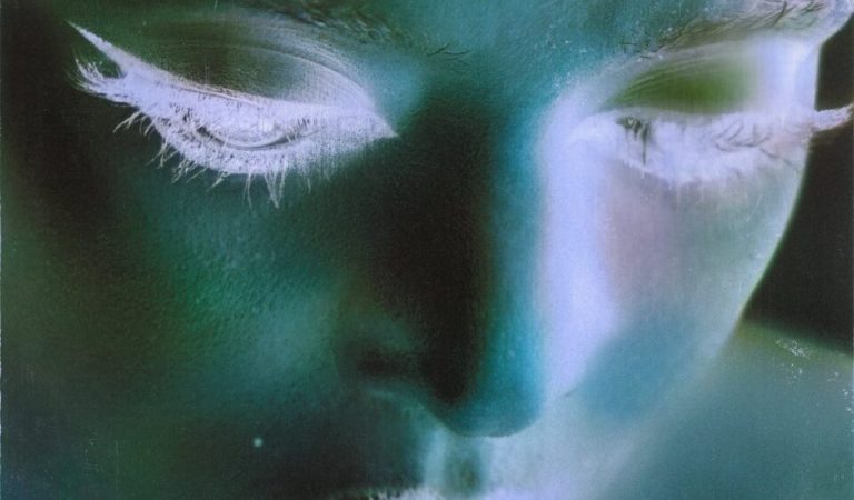 Kelela – «new avatar»: Cuchillas en la espalda