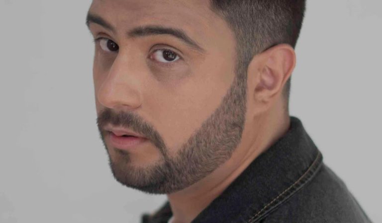 Pop romántico desde Talca: Alejandro Atenas presenta «Quiero quedarme»