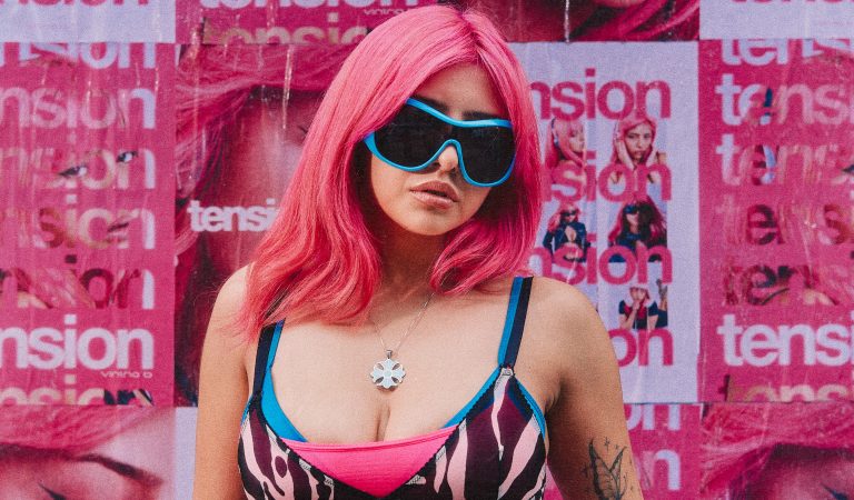 VLNTNA B revive y lleva al límite la estética pop de los 2000’s en su nuevo single “TENSiON”