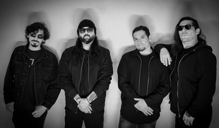 Chile y Perú se encuentran en Bar de René: Icarus Gasoline y Kurandera en un show internacional de alto voltaje