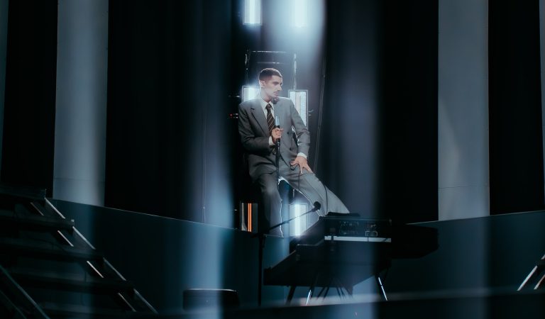 Review Fotográfico «Alex Anwandter» en Movistar Arena