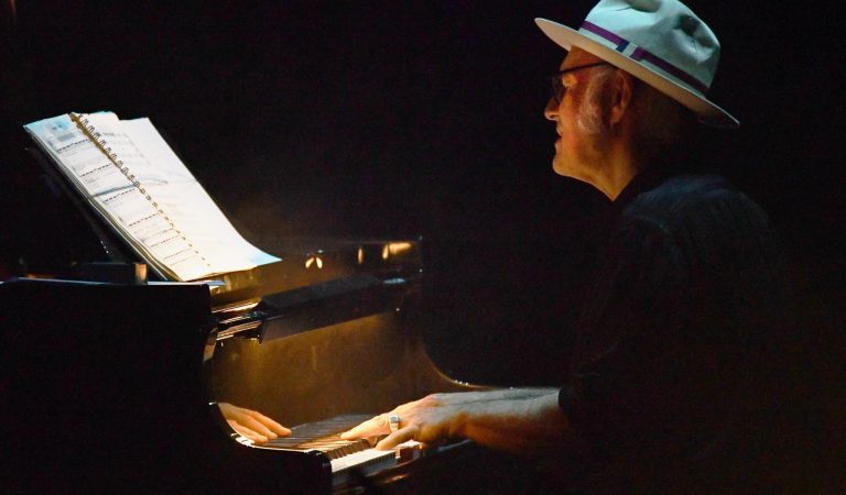 Ludovico Einaudi anuncia su regreso a Chile para 2027