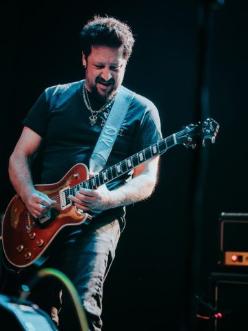 Paul Gilbert – 4 de septiembre-03