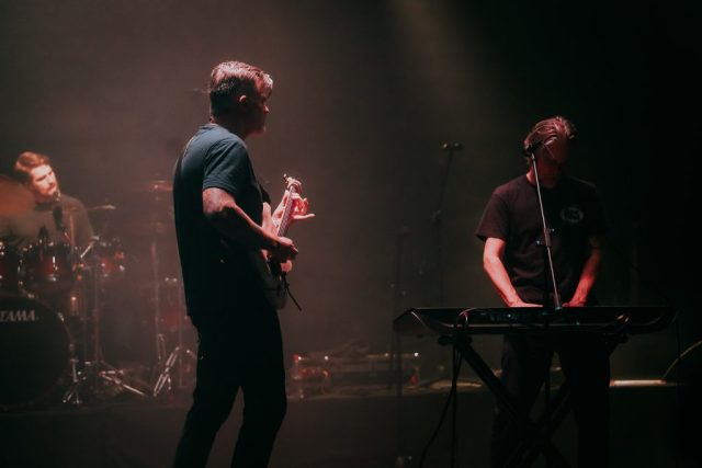 Between the buried and me – 13 de octubre-03