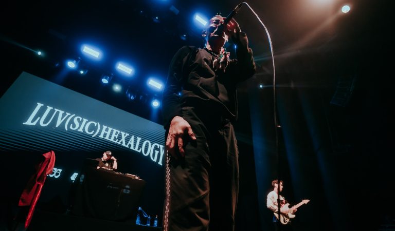 Review Fotográfico «Luv(sic) Hexalogy» en Teatro Coliseo