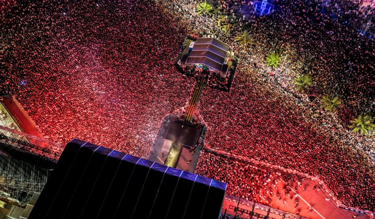 Lollapalooza Chile 2027 anuncia su cartel: Charli xcx, Fontaines D.C., Queens of the Stone Age y muchos más